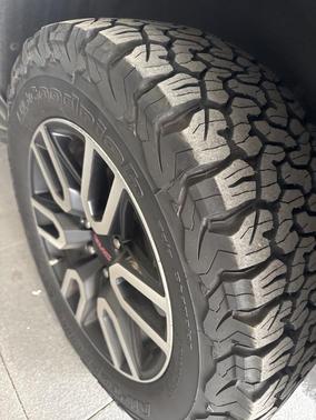 2023 GMC Yukon XL AT4