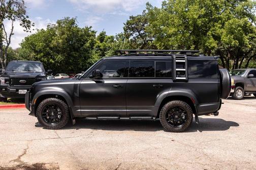 Santorini Black 2023 Land Rover Defender SE
