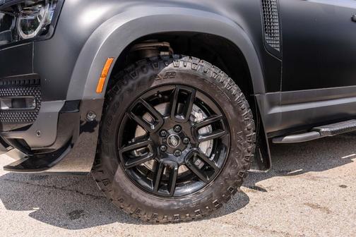 Santorini Black 2023 Land Rover Defender SE