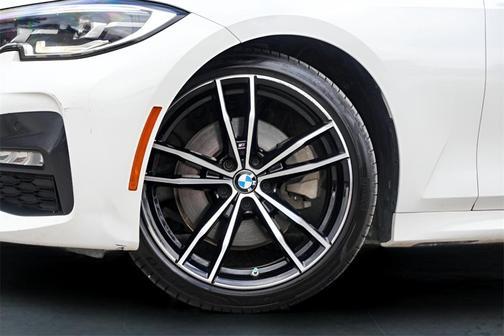 2019 BMW 330 i
