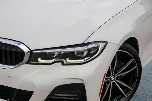 2019 BMW 330 i