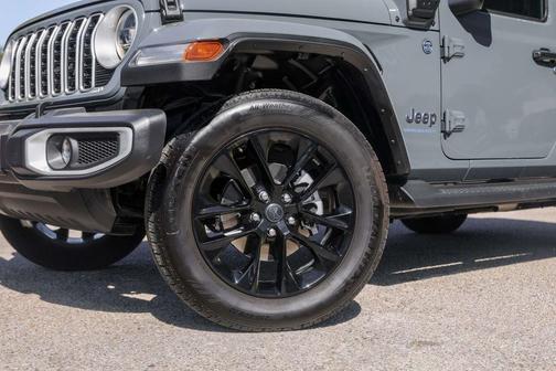 Anvil Clearcoat 2025 Jeep Wrangler 4xe Sahara