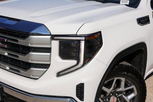 2024 GMC Sierra 1500 SLE