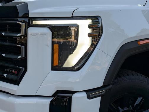 2025 GMC Sierra 2500 AT4