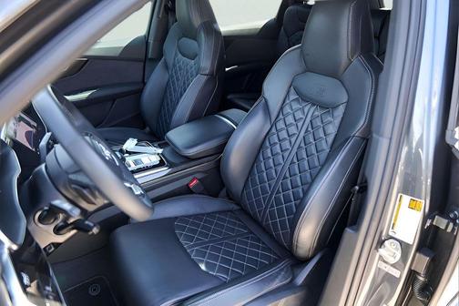 Daytona Gray Pearl Effect 2023 Audi SQ7 4.0T Premium Plus