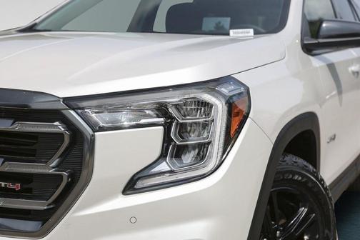 2023 GMC Terrain AT4