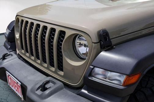 Gobi Clearcoat 2020 Jeep Gladiator Sport