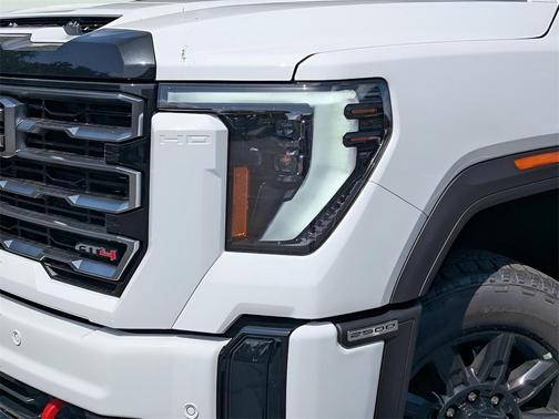 2025 GMC Sierra 2500 AT4
