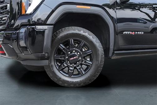 2024 GMC Sierra 2500 AT4