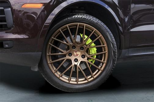 2022 Porsche Cayenne Platinum Edition