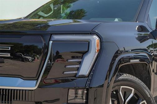 2025 GMC Sierra EV Denali