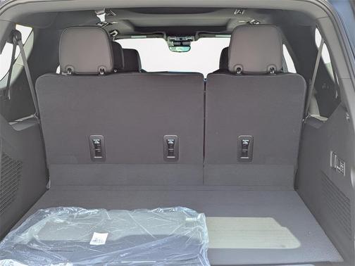 2025 GMC Yukon XL AT4