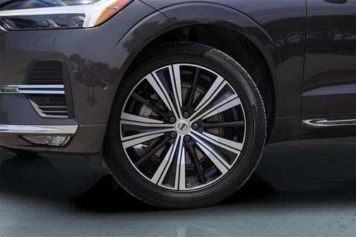 2022 Volvo XC60 B6 Inscription