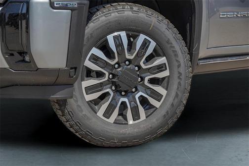 2025 GMC Sierra 2500 Denali Ultimate