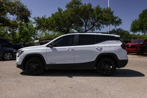 Summit White 2024 GMC Terrain SLE