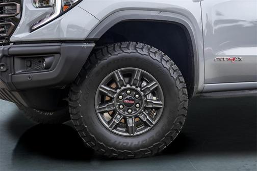 2025 GMC Sierra 1500 AT4X