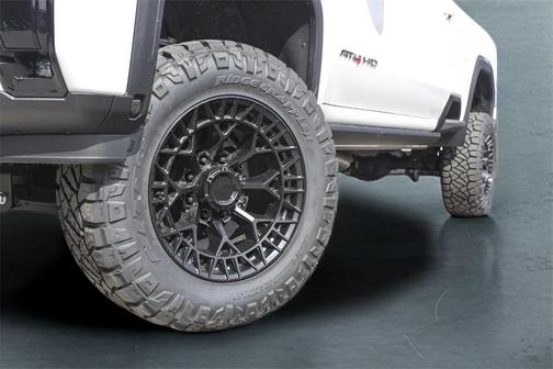 2025 GMC Sierra 2500 AT4