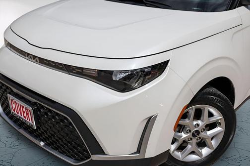 Snow White Pearl 2023 Kia Soul LX