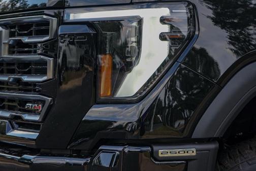 2026 GMC Sierra 2500 AT4