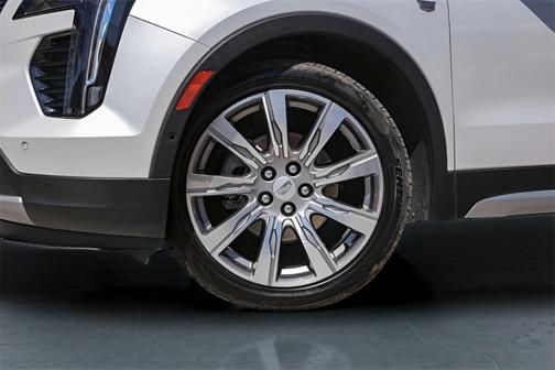 2022 Cadillac XT4 Premium Luxury