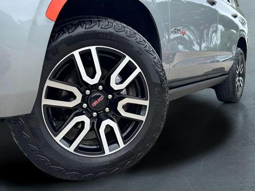 Sterling 2023 GMC Yukon AT4