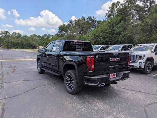 2025 GMC Sierra 1500 AT4