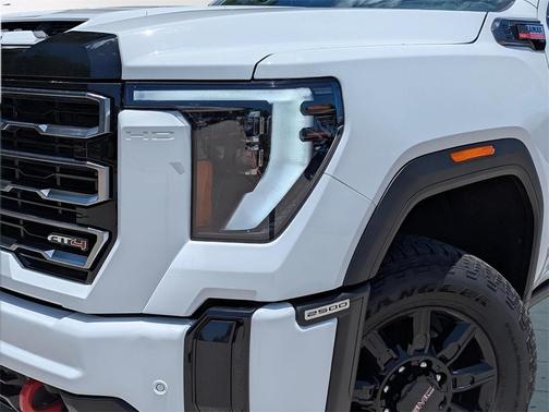 2025 GMC Sierra 2500 AT4