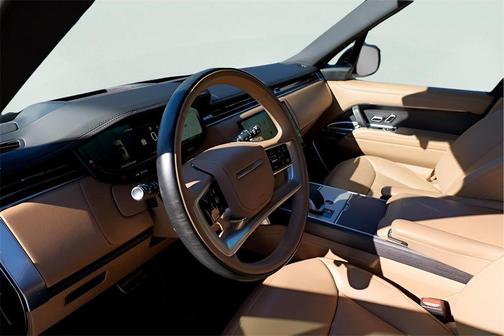 2025 Land Rover Range Rover P530 SE 7 Seat