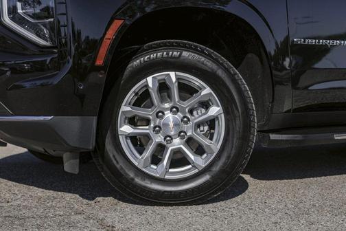 2025 Chevrolet Suburban LS