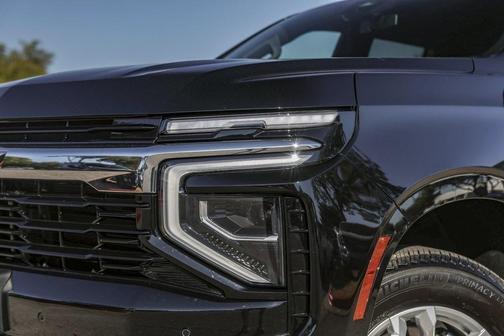 2025 Chevrolet Suburban LS