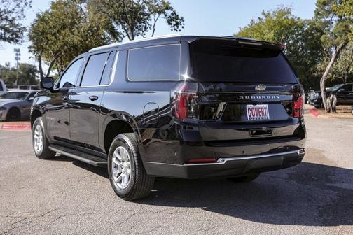 2025 Chevrolet Suburban LS