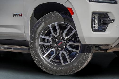 2023 GMC Yukon XL AT4
