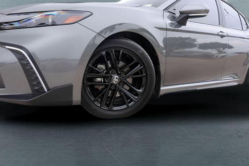 Metal 2025 Toyota Camry SE