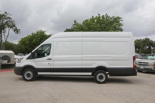 2022 Ford Transit-250 Base