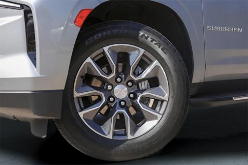 2023 Chevrolet Suburban LT