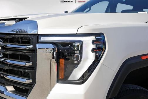 2025 GMC Sierra 3500 SLT