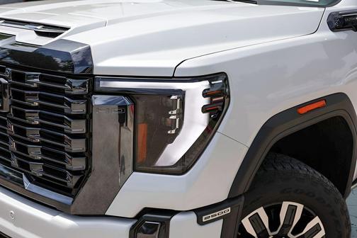 White Frost 2024 GMC Sierra 2500 Denali Ultimate
