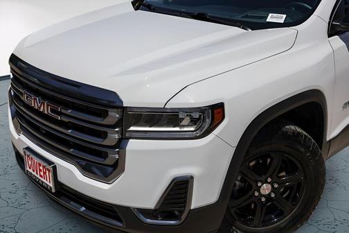 Summit White 2023 GMC Acadia AT4