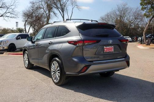 2025 Toyota Highlander Platinum