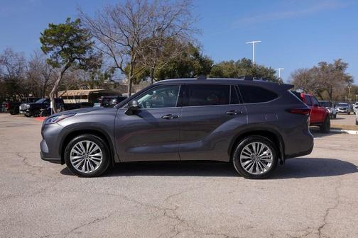 2025 Toyota Highlander Platinum