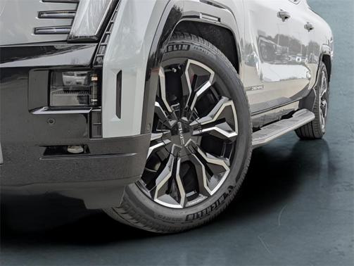 2024 GMC Sierra EV Denali