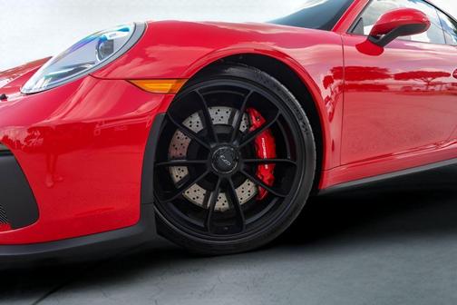 Red 2018 Porsche 911 GT3