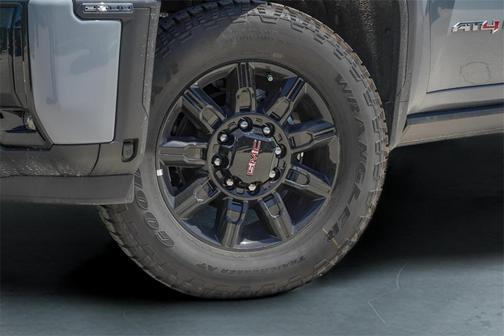 2025 GMC Sierra 2500 AT4