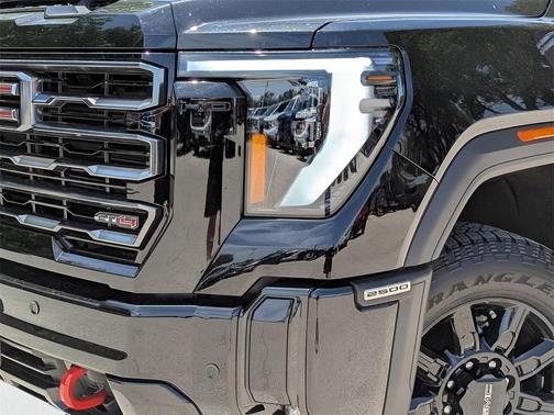 2025 GMC Sierra 2500 AT4