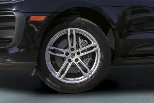 2023 Porsche Macan Base