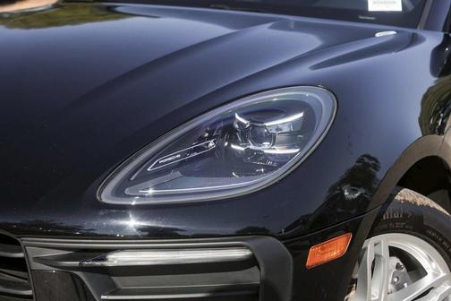 2023 Porsche Macan Base