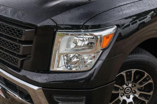 Black 2021 Nissan Titan SV