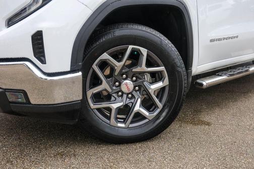 Summit White 2022 GMC Sierra 1500 SLT