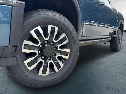 DOWNPOUR METALL 2026 GMC Sierra 2500 Denali Ultimate