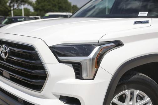 2025 Toyota Sequoia SR5
